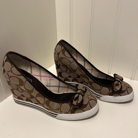 Coach wedges Size 6.5 - Picture 2 of 3